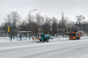 Der Winterdienst ist noch bis 23 Uhr im Einsatz. Foto: Philine Schlick