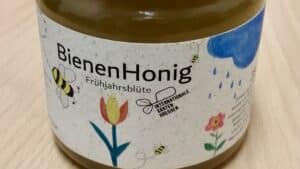 Etikett Bienenhonig der internationalen Gärten Johannstadt